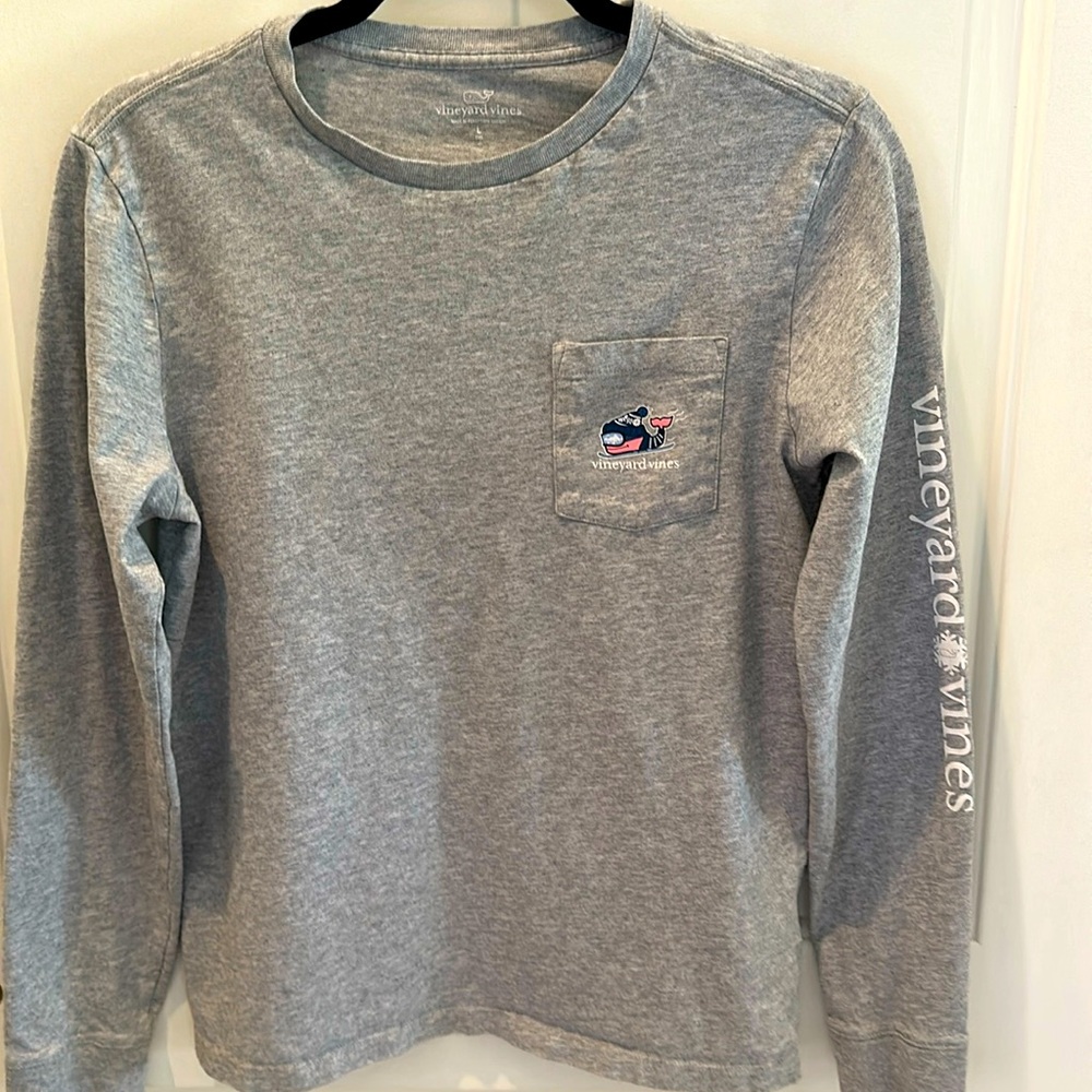 Vineyard Vines downhill ski whale